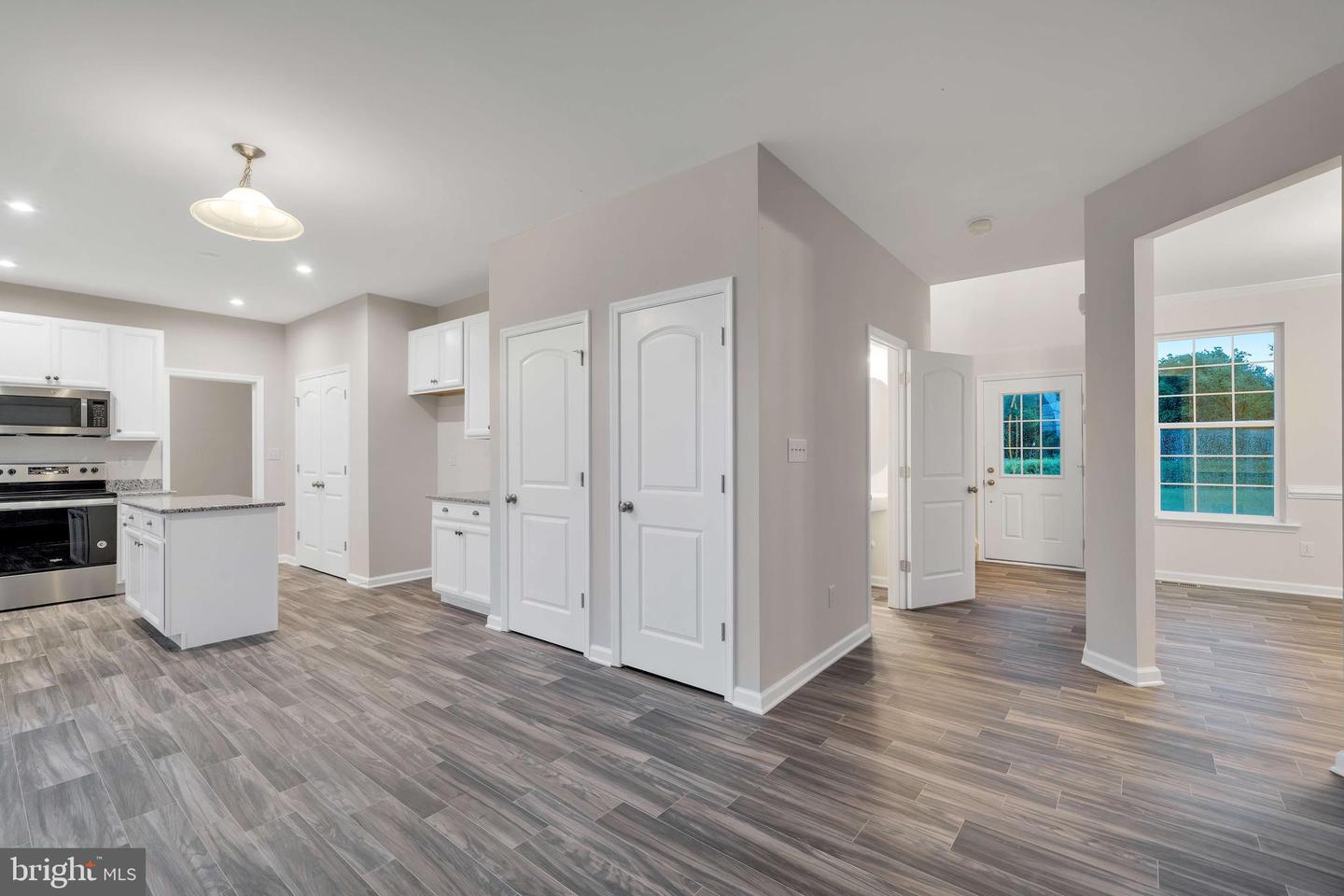 1153 Charleston Cir #berkshire Property Photo 8