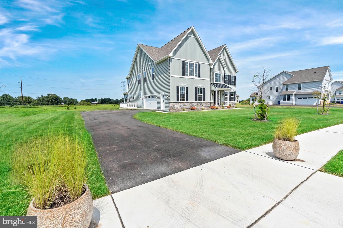 273 Abbotsford Dr #philadelphian Grand Property Photo 3