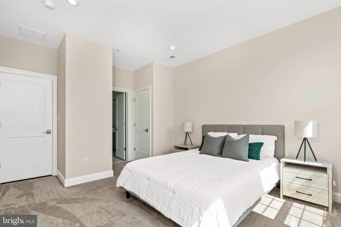 273 Abbotsford Dr #philadelphian Grand Property Photo 51