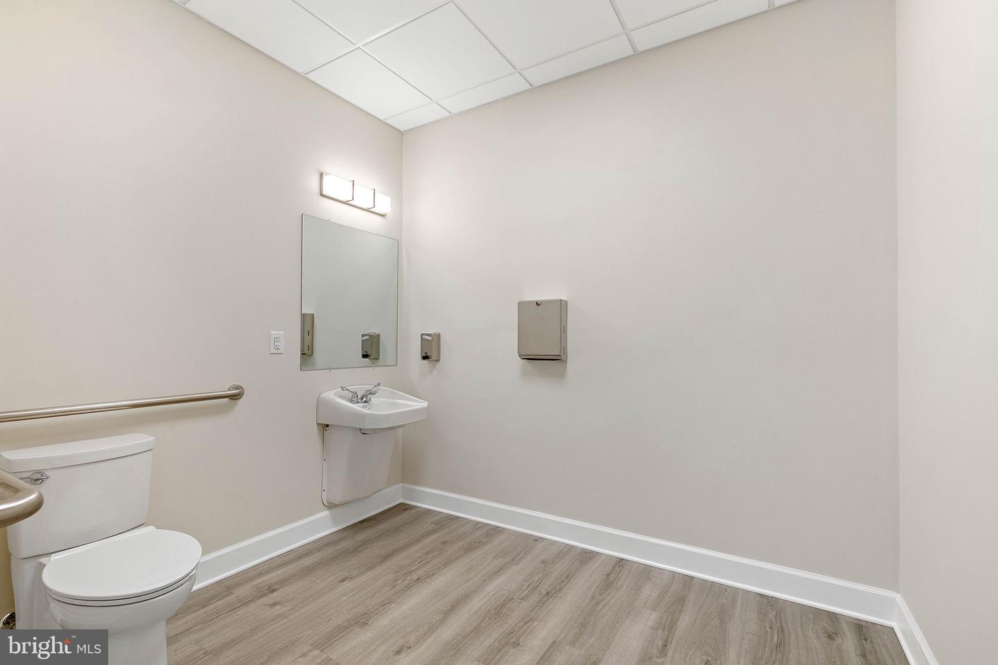 2401 Pennsylvania Ave #101 Property Photo 10
