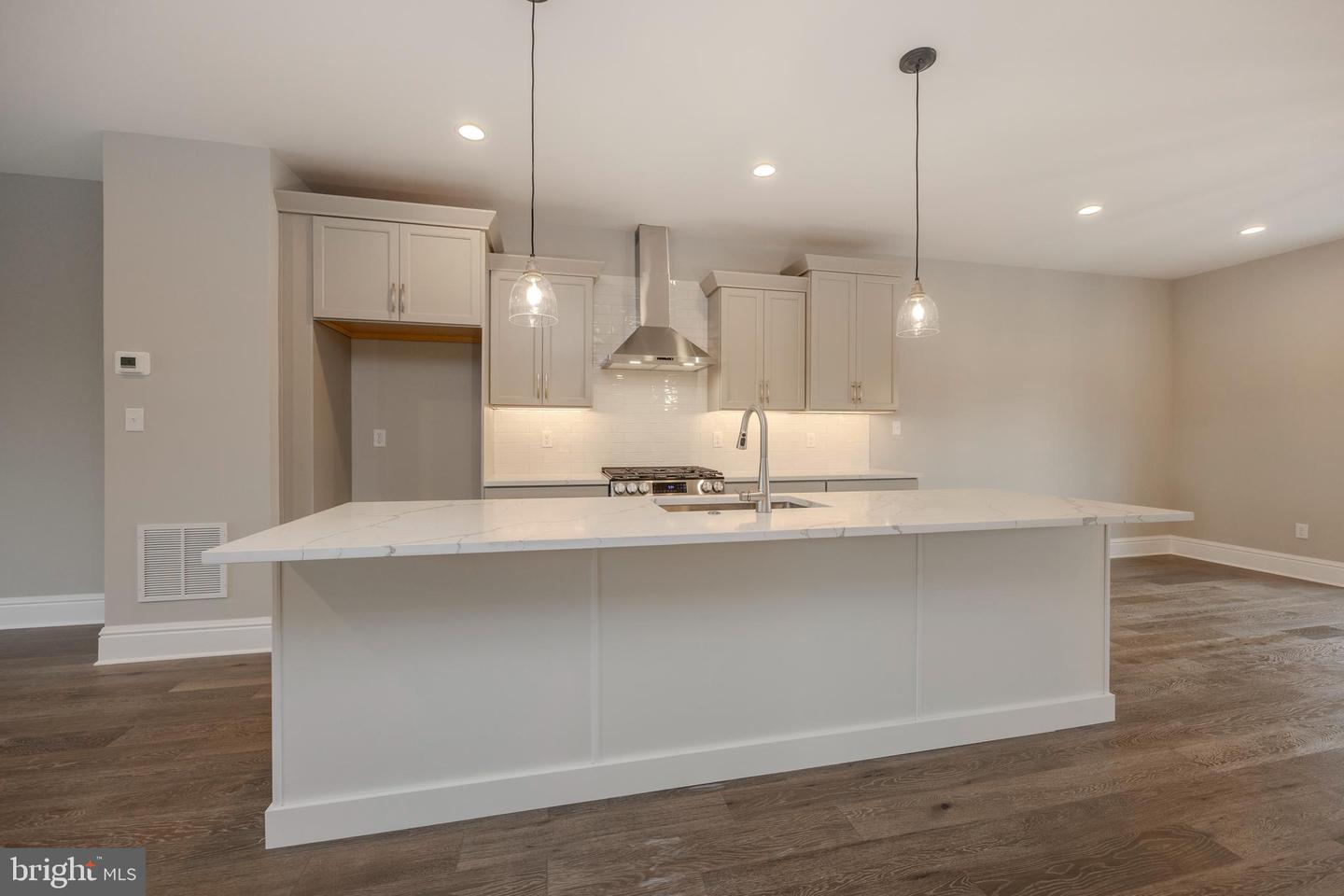 4811 Hogan Dr #3 Property Photo 6