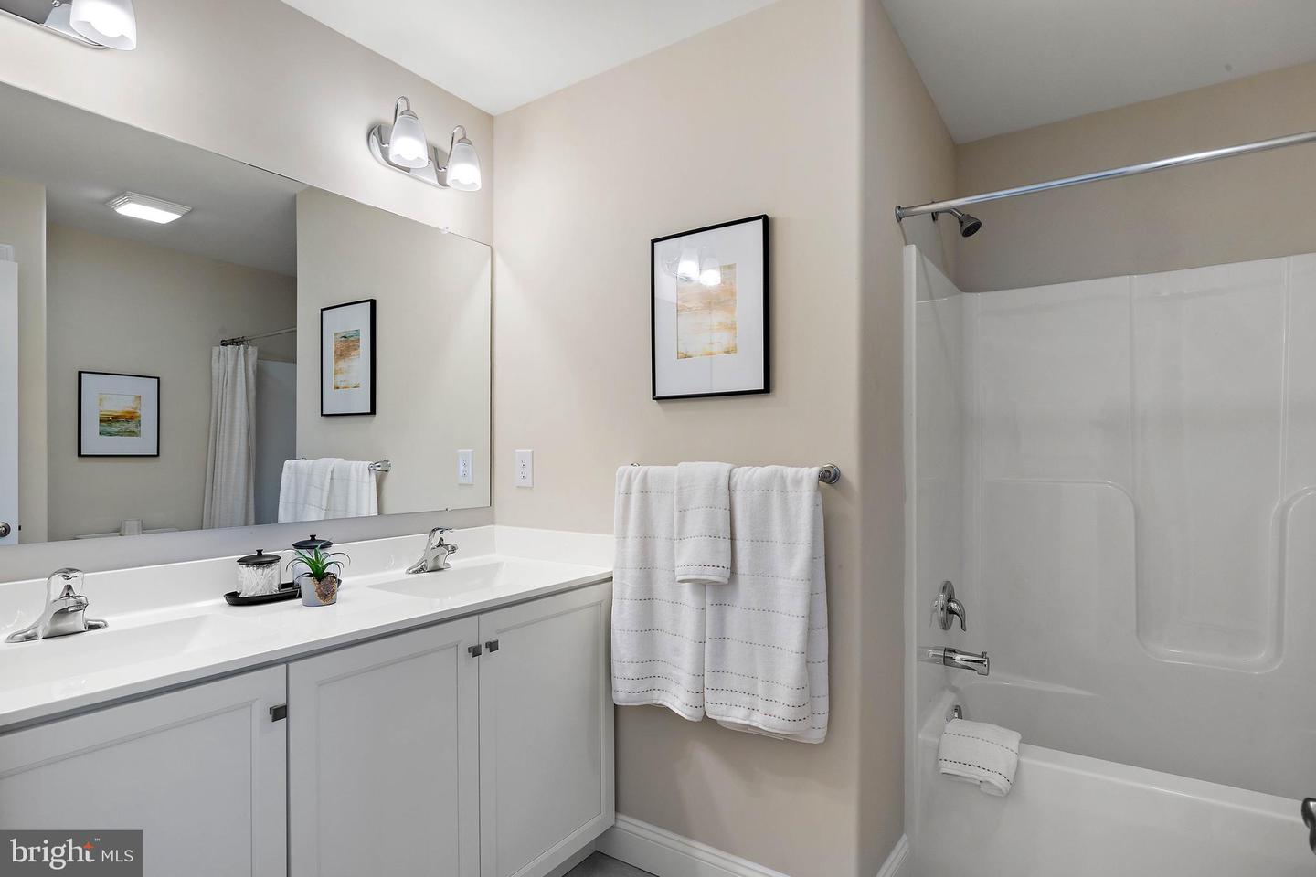 04a Leahy Dr Property Photo 24
