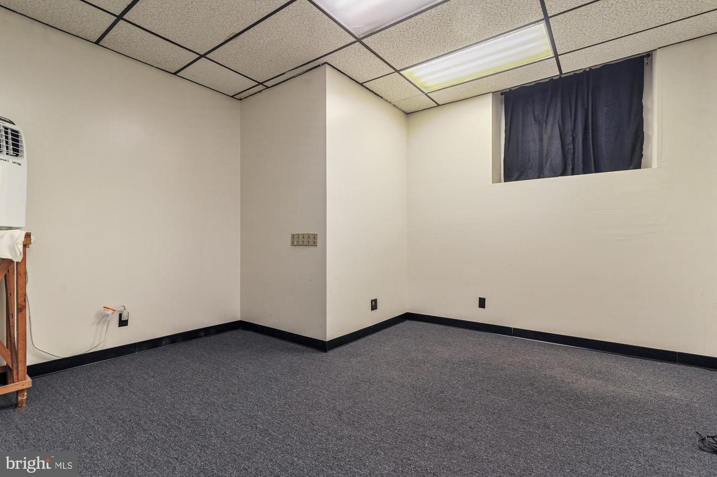 715 N King St Property Photo 2
