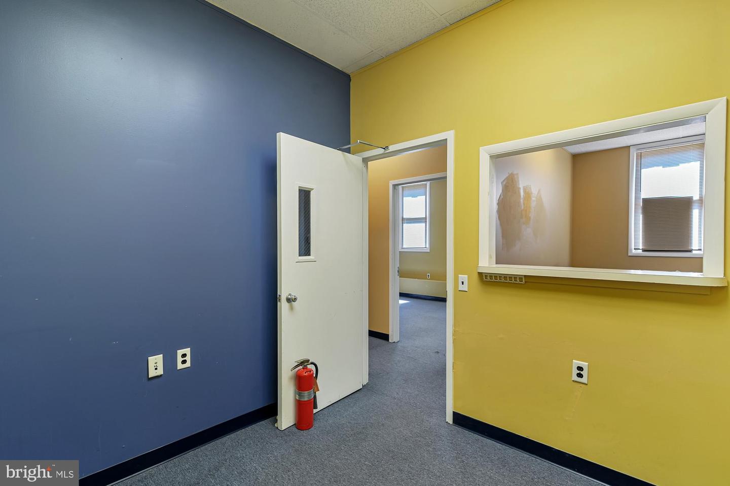 715 N King St Property Photo 5