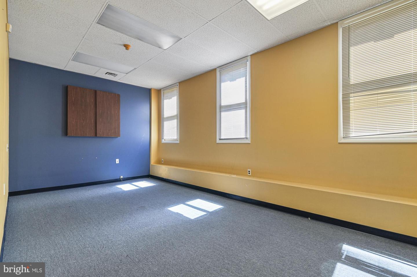 715 N King St Property Photo 6
