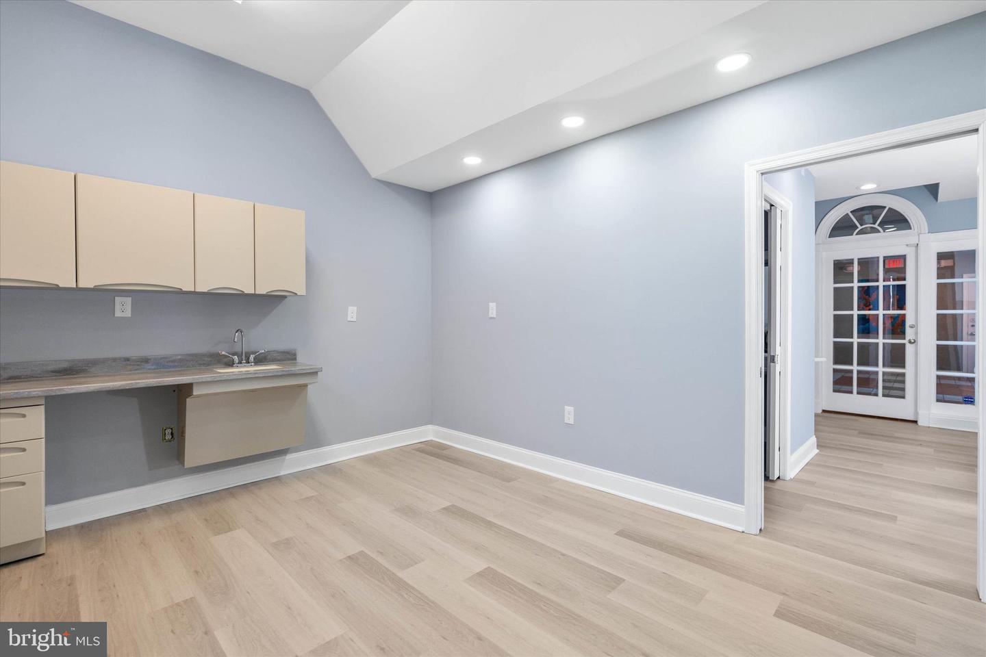 1815-unit W Thirteenth St #2 Property Photo 9