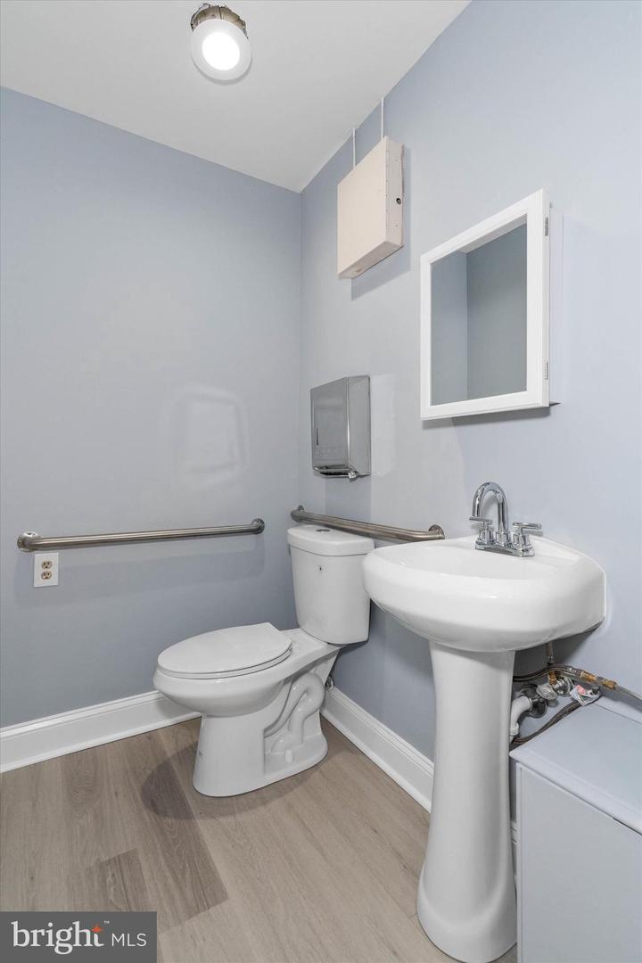 1815-unit W Thirteenth St #2 Property Photo 11