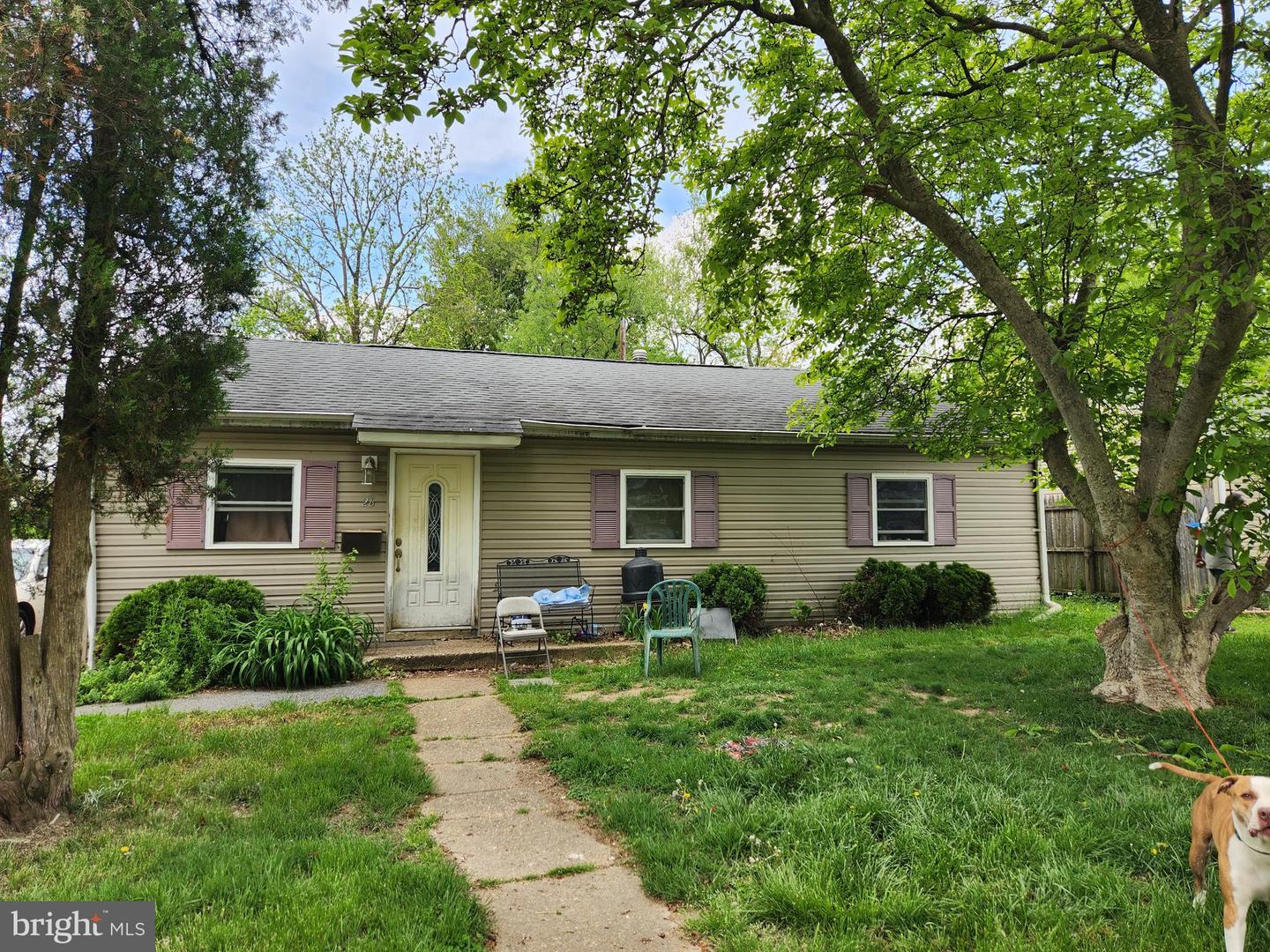 26 ONAWAY PL Property Photo 1