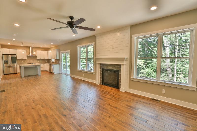 3209 Wrangle Hill Rd Property Photo 6
