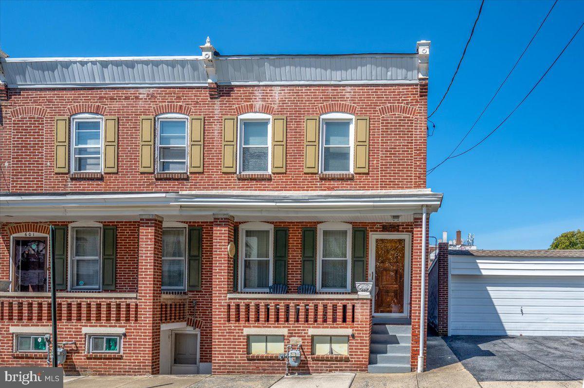 603 Hawley St Property Photo 1