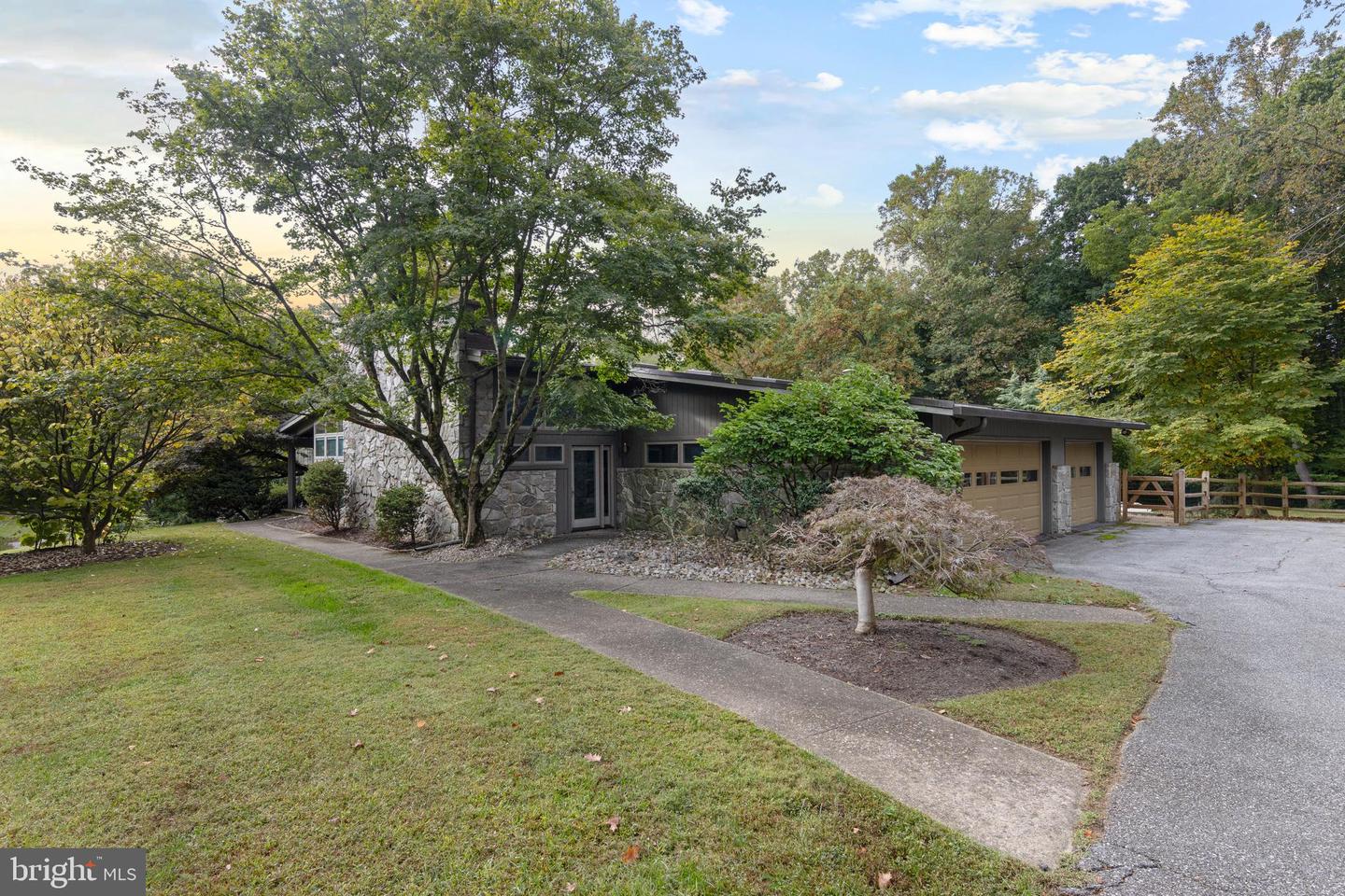 4003 Springfield Ln Property Photo