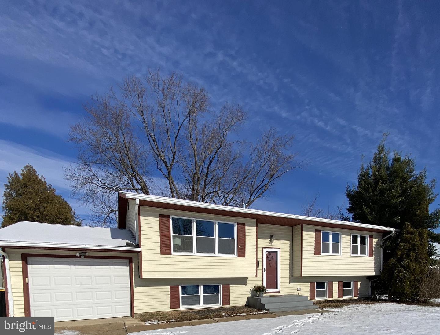 58 Anglin Dr Property Photo