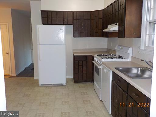 912 Pickett Ln Property Photo 5