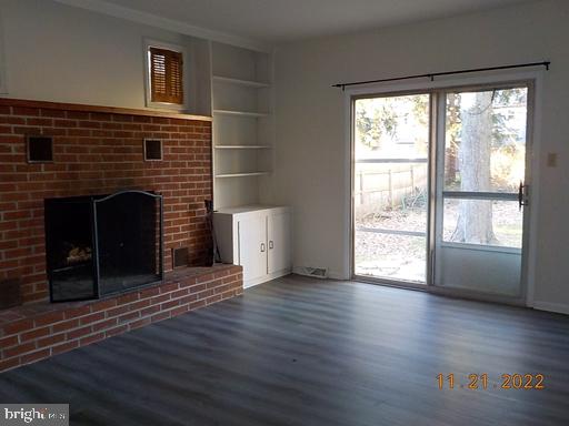 912 Pickett Ln Property Photo 6