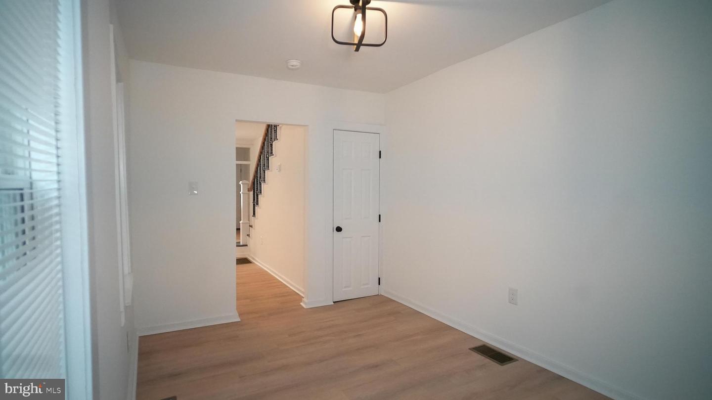 915 Kirkwood St Property Photo 11