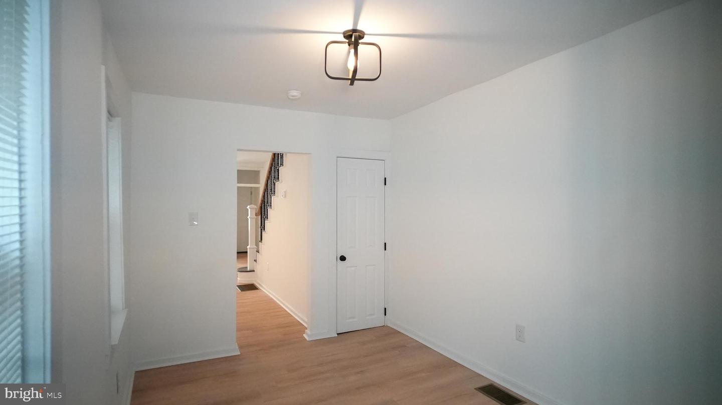 915 Kirkwood St Property Photo 12