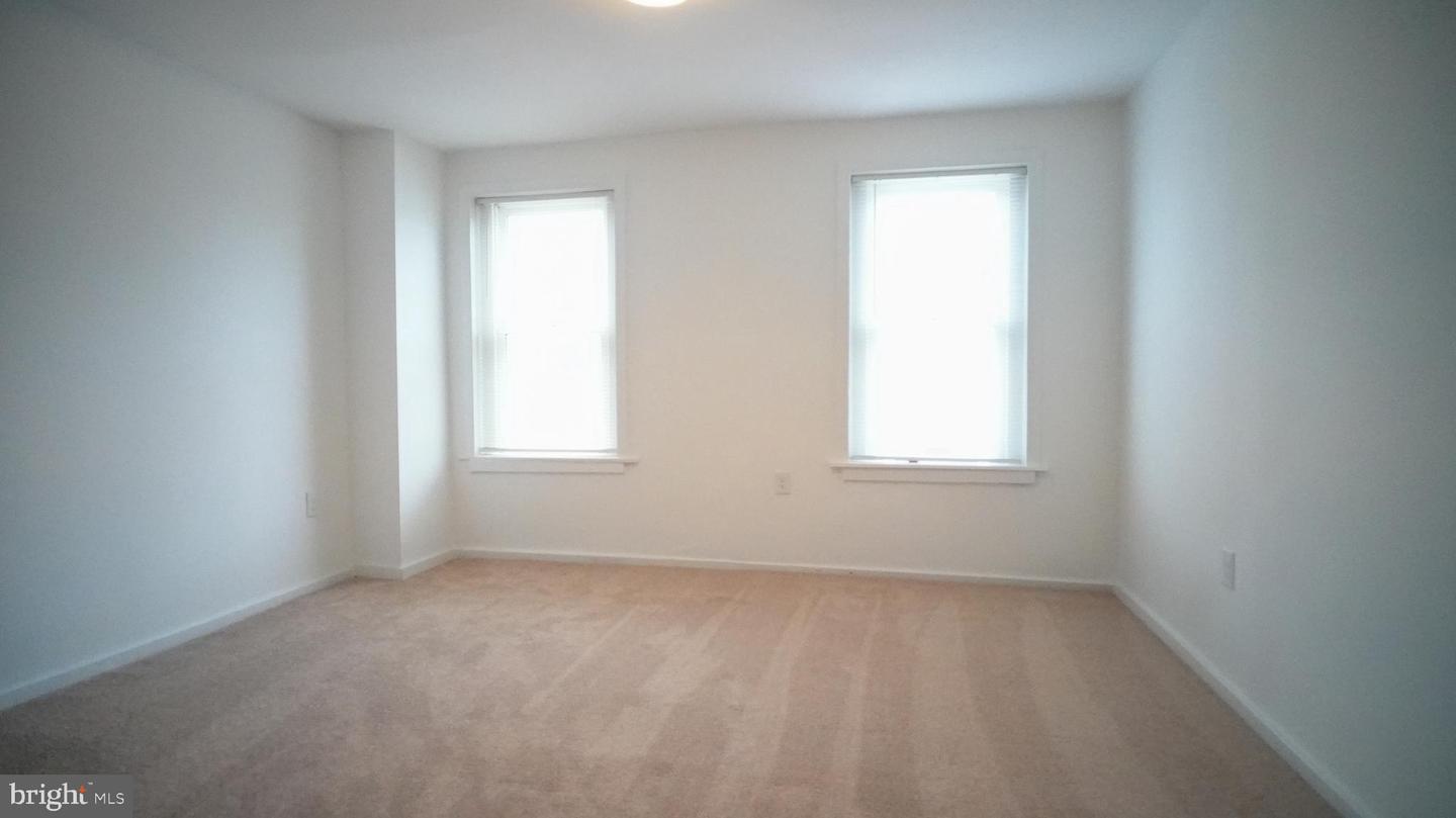915 Kirkwood St Property Photo 25