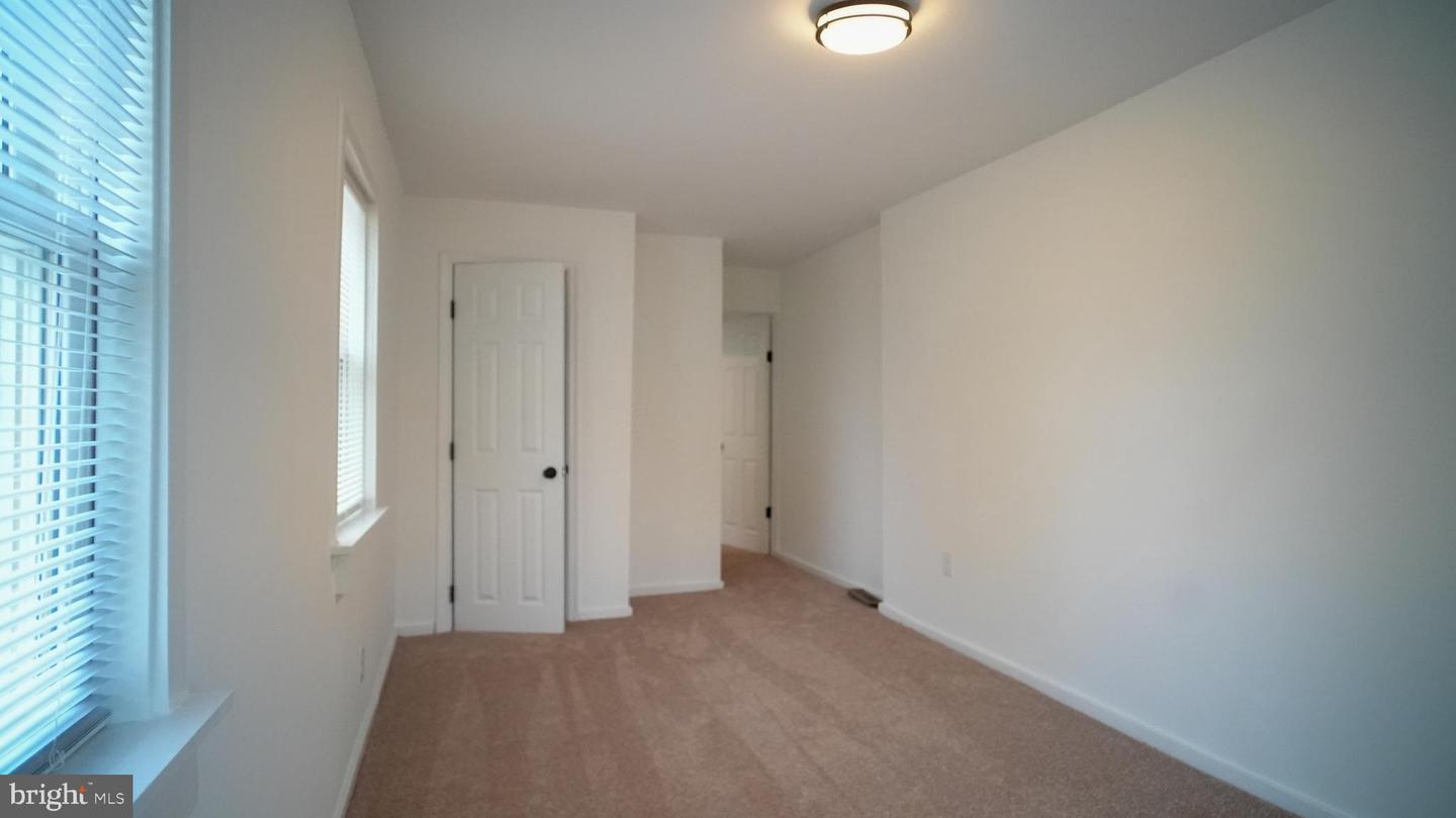 915 Kirkwood St Property Photo 31