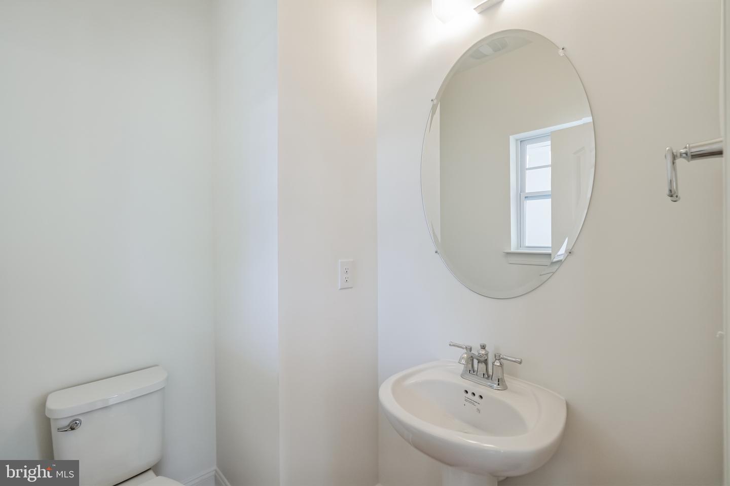 848 Saw Mill Rd #b Property Photo 18