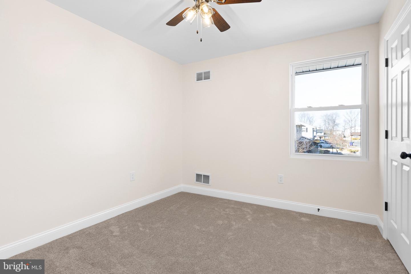 22 Noble Ct Property Photo 16