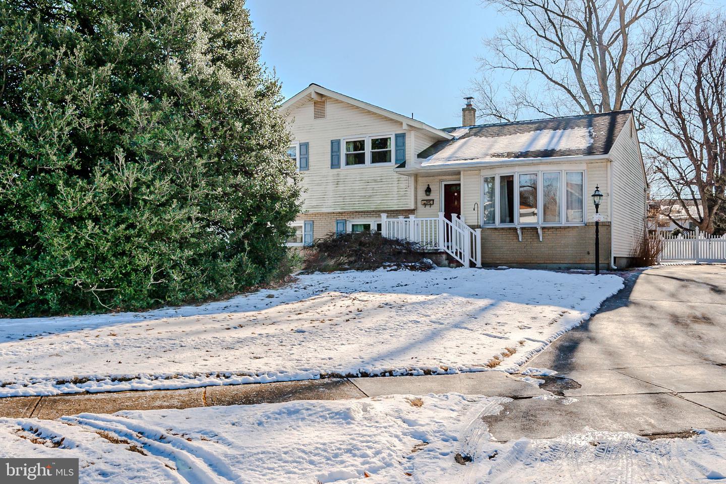 1 Keats Dr Property Photo 1