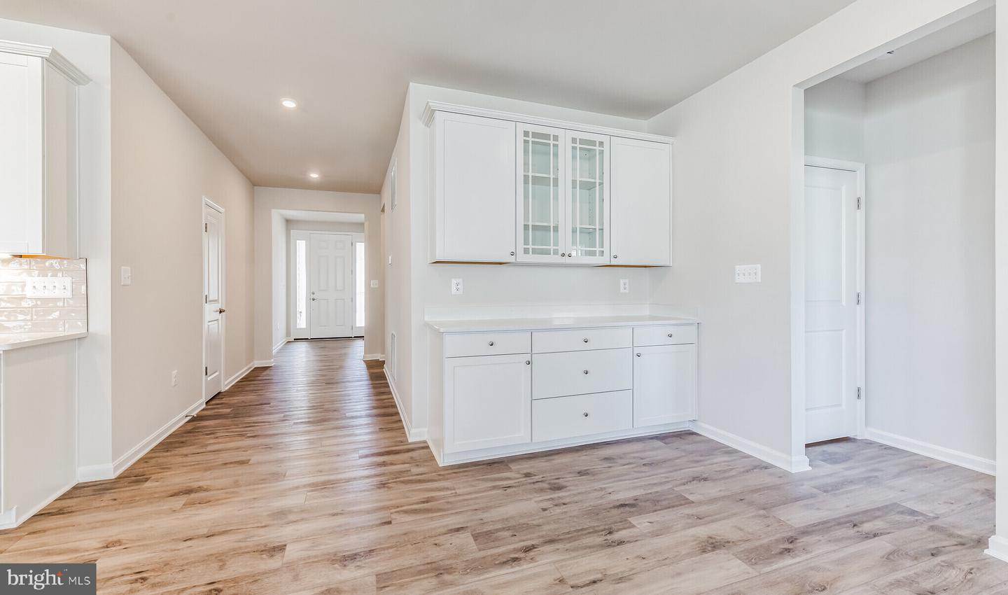 17 Golden Raintree Ct Property Photo 8