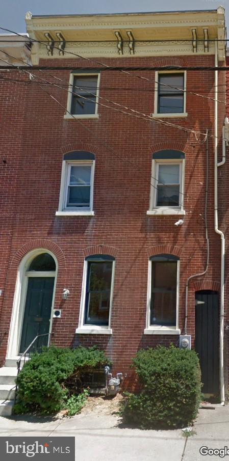 710 N Jefferson St Property Photo 1