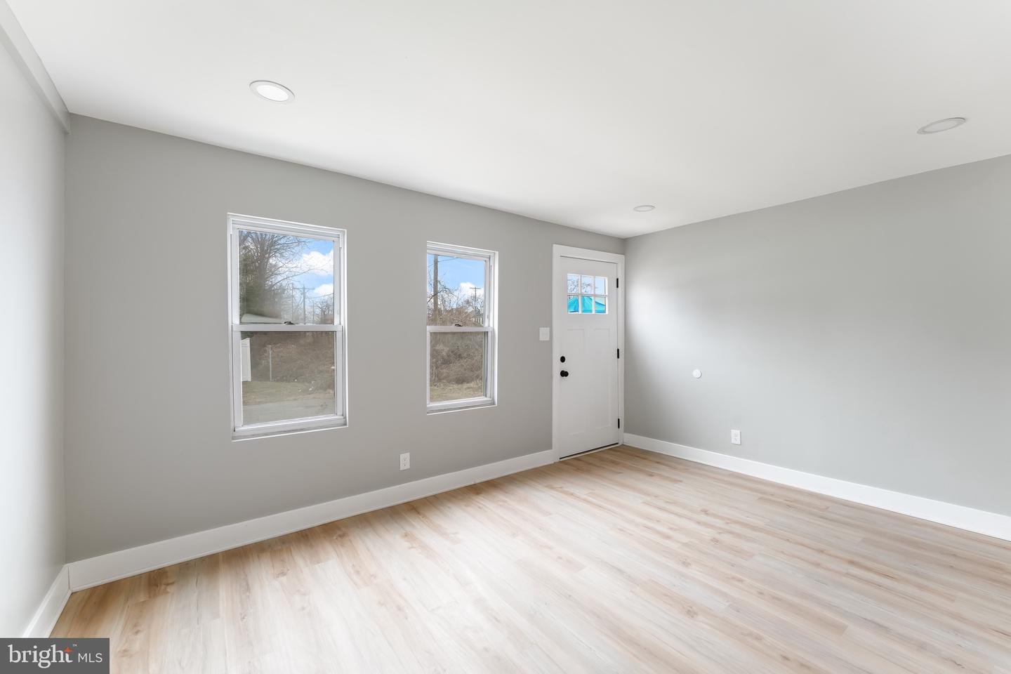 729 Clayton Property Photo 3