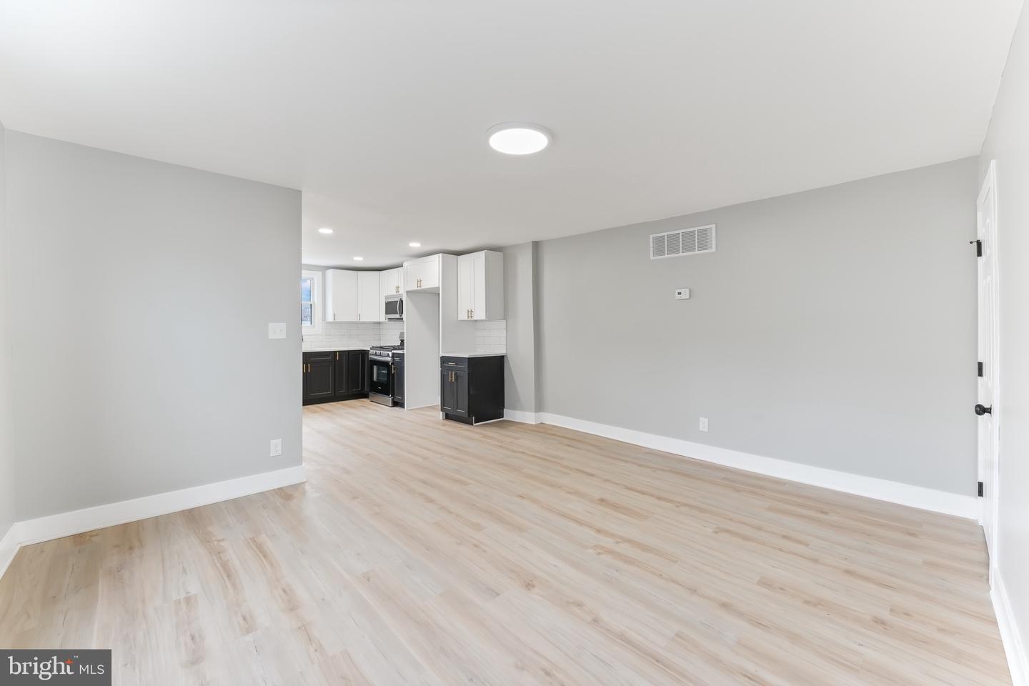 729 Clayton Property Photo 9