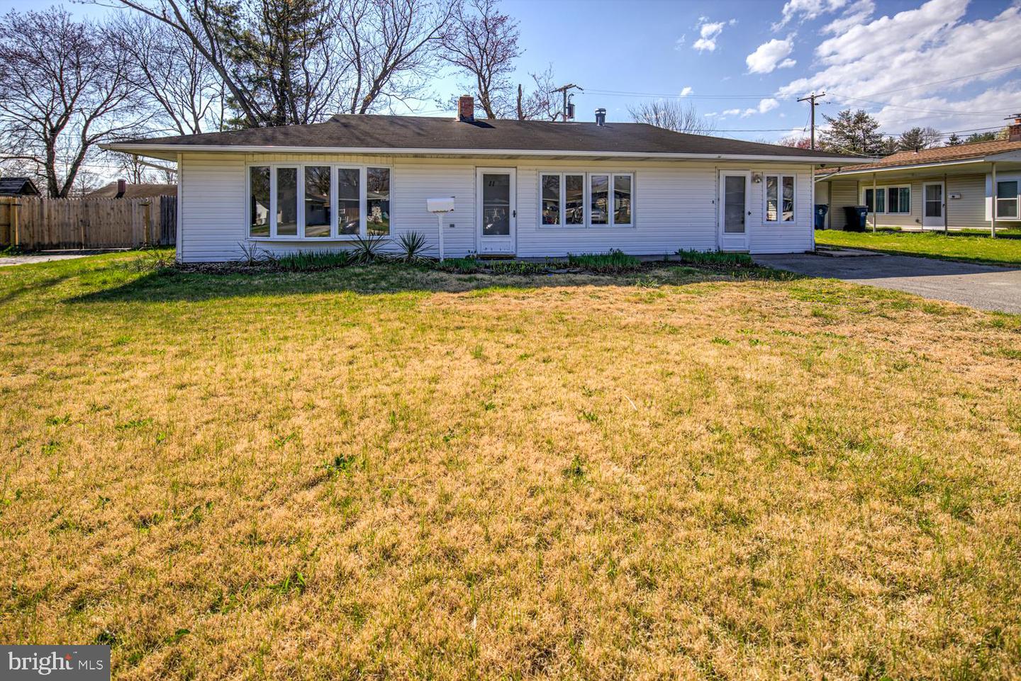 11 CARLISLE RD Property Photo 1