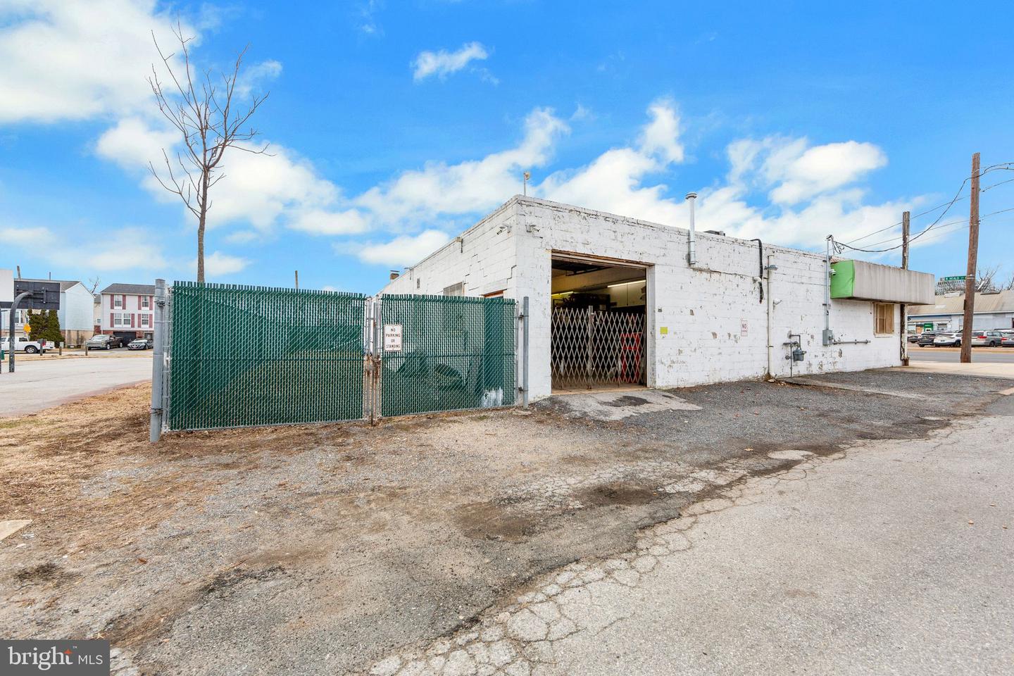 1508 & 1512 N Heald St Property Photo 28