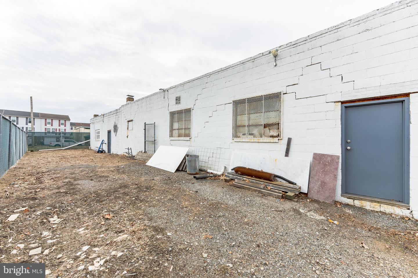 1508 & 1512 N Heald St Property Photo 30