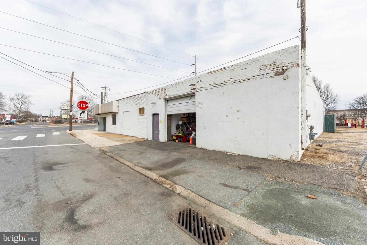 1508 & 1512 N Heald St Property Photo 31