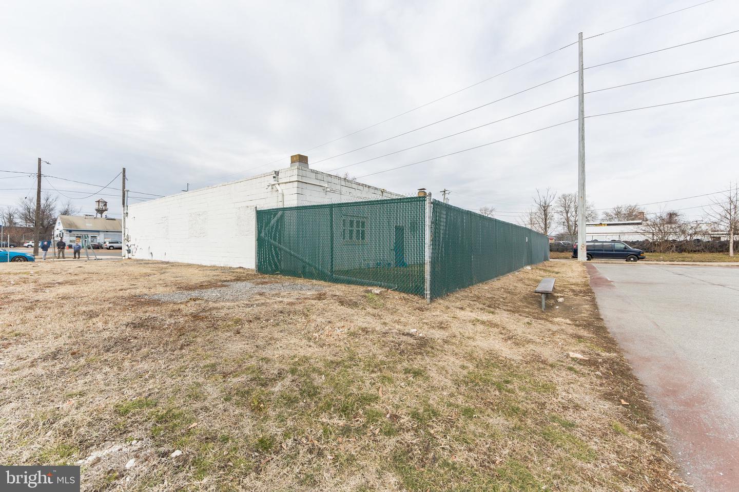 1508 & 1512 N Heald St Property Photo 33