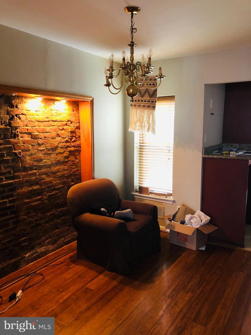 848 N Madison St Property Photo
