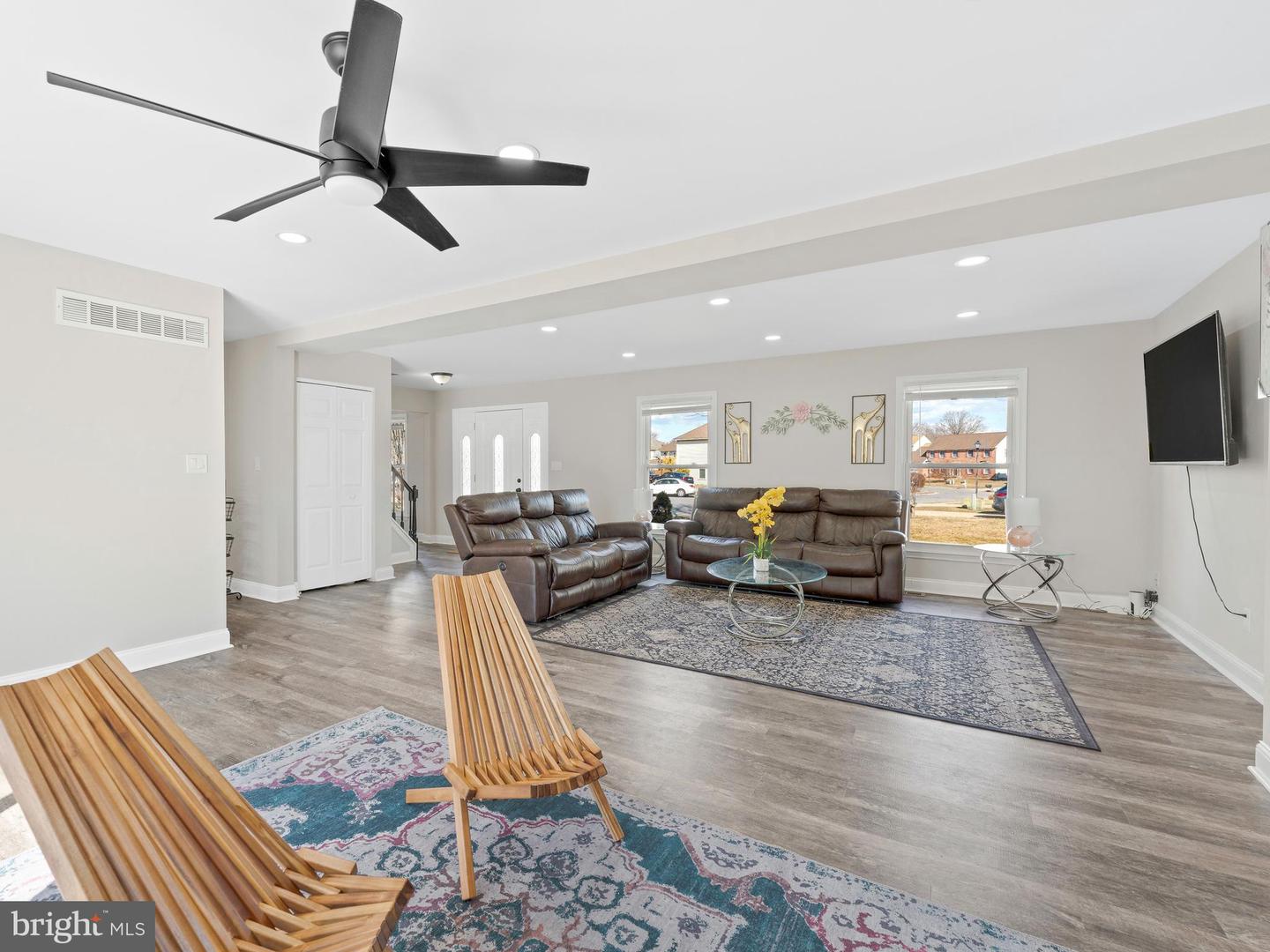 Aspen Woods Real Estate Listings Main Image
