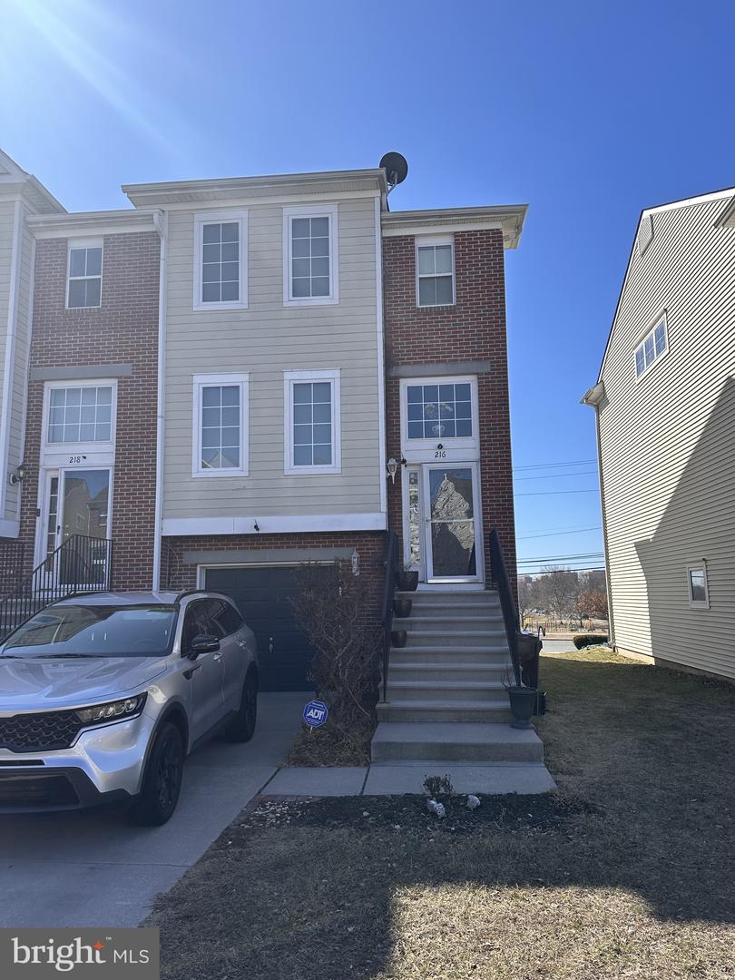 216 Cityview Ave Property Photo