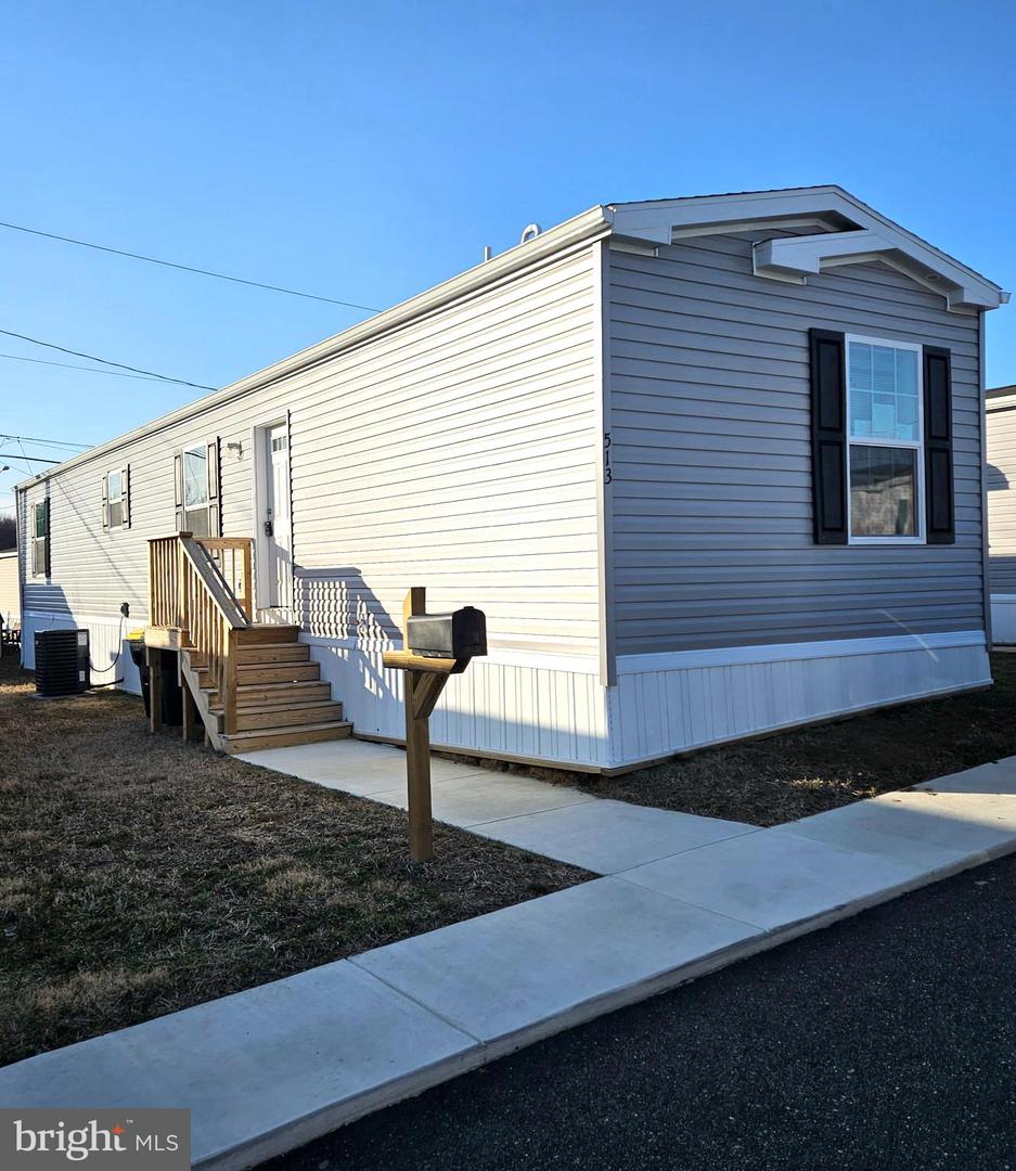513 Canter Rd Property Photo 4