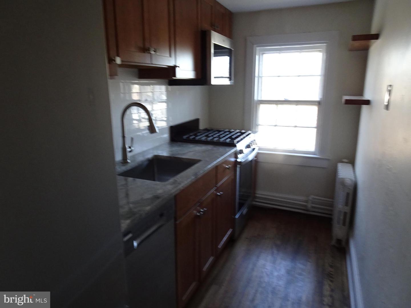 411 Delaware St #3 Property Photo