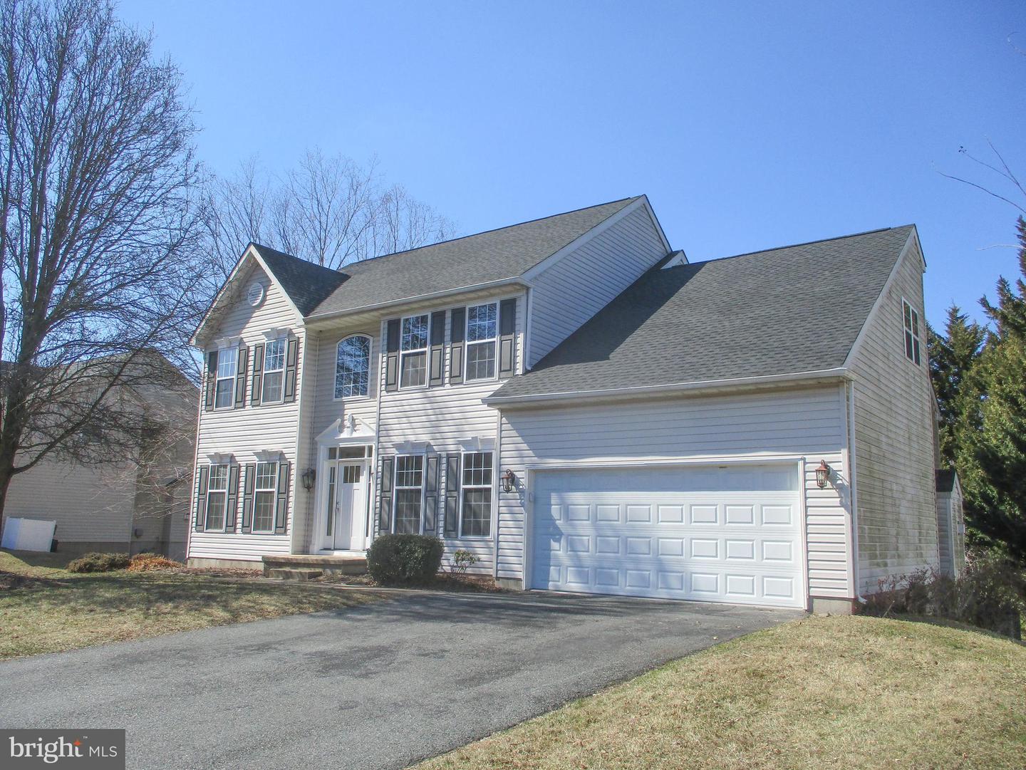 6 Whirlaway Dr Property Photo