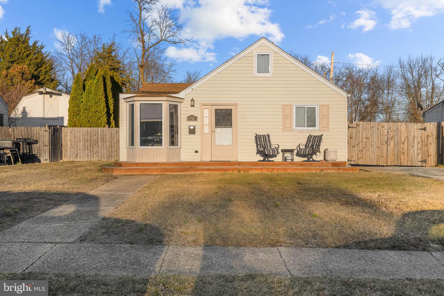 72 Yale Ave Property Photo