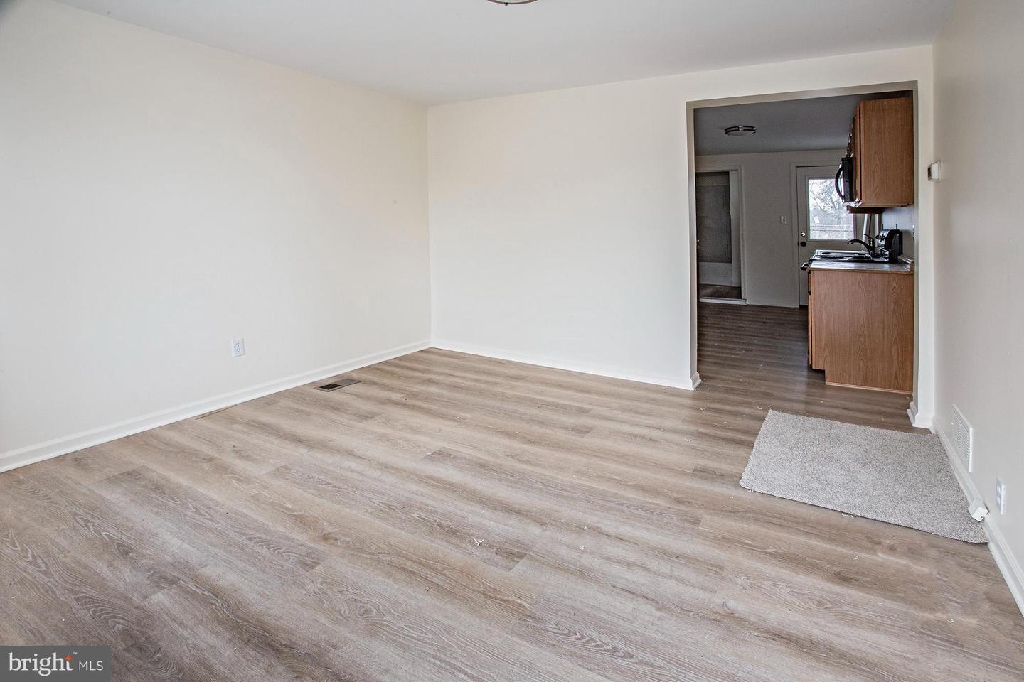 1010 Clayton Property Photo 2