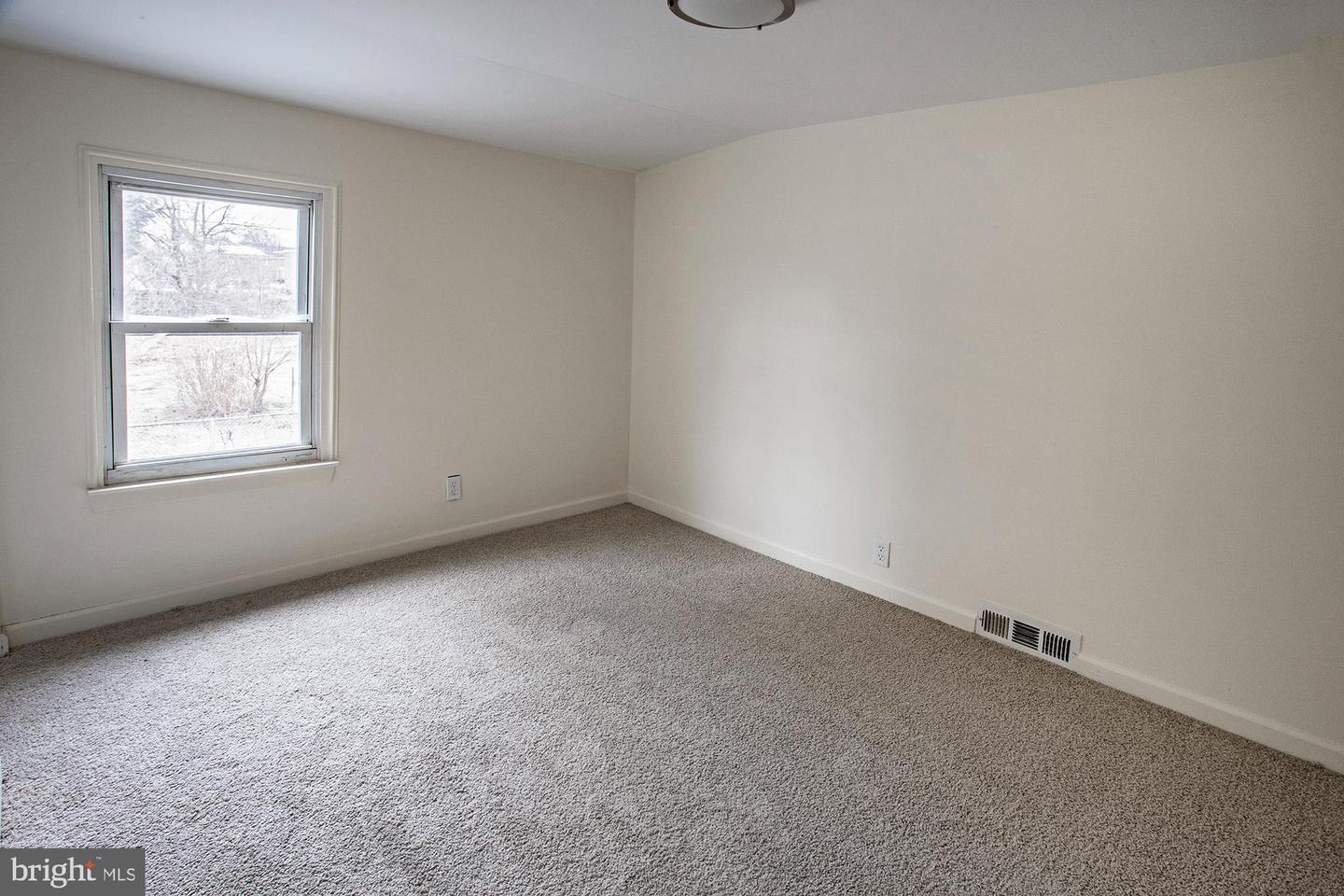 1010 Clayton Property Photo 10