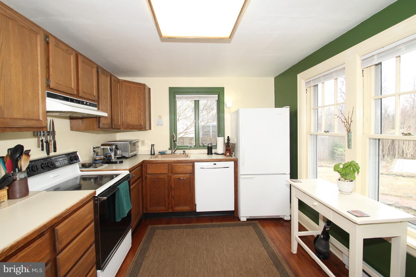 67 Kells Ave Property Photo 4