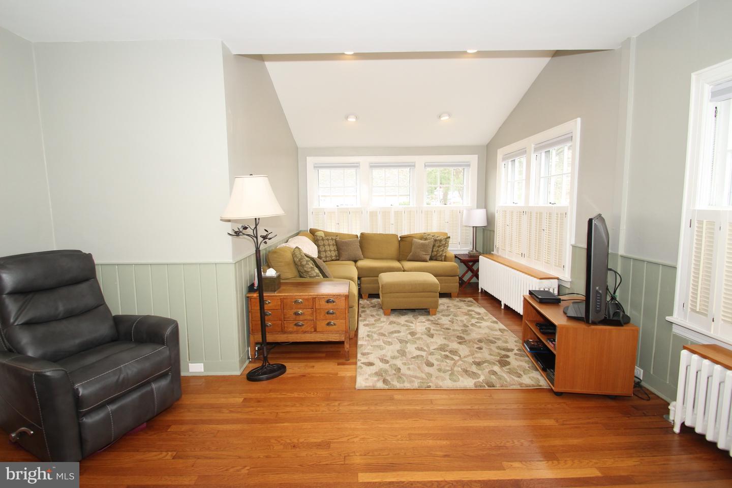 67 Kells Ave Property Photo 10
