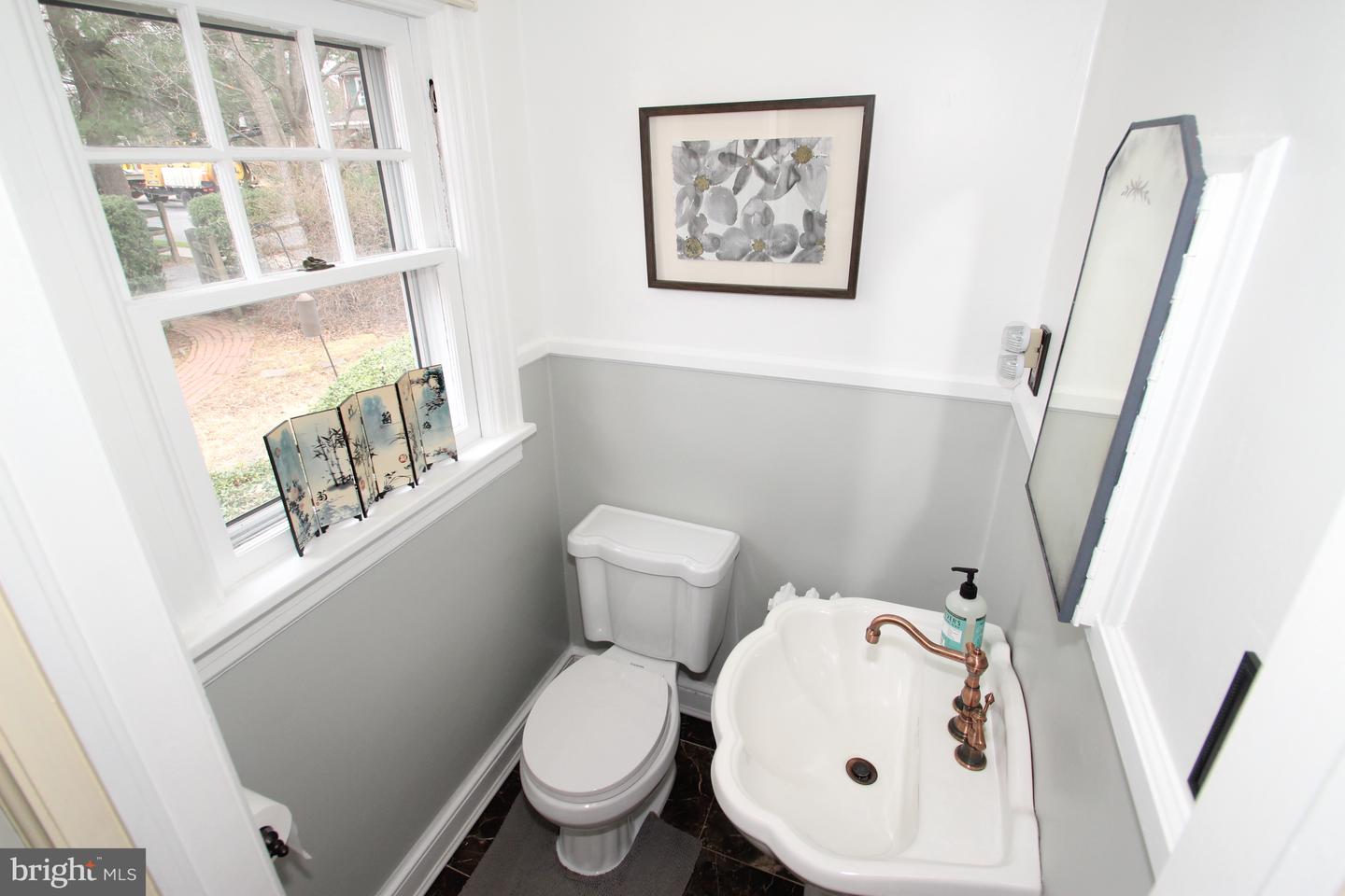 67 Kells Ave Property Photo 11