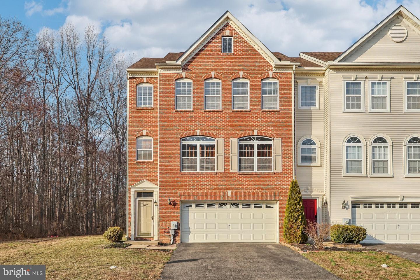 107 Persimmon Pl Property Photo