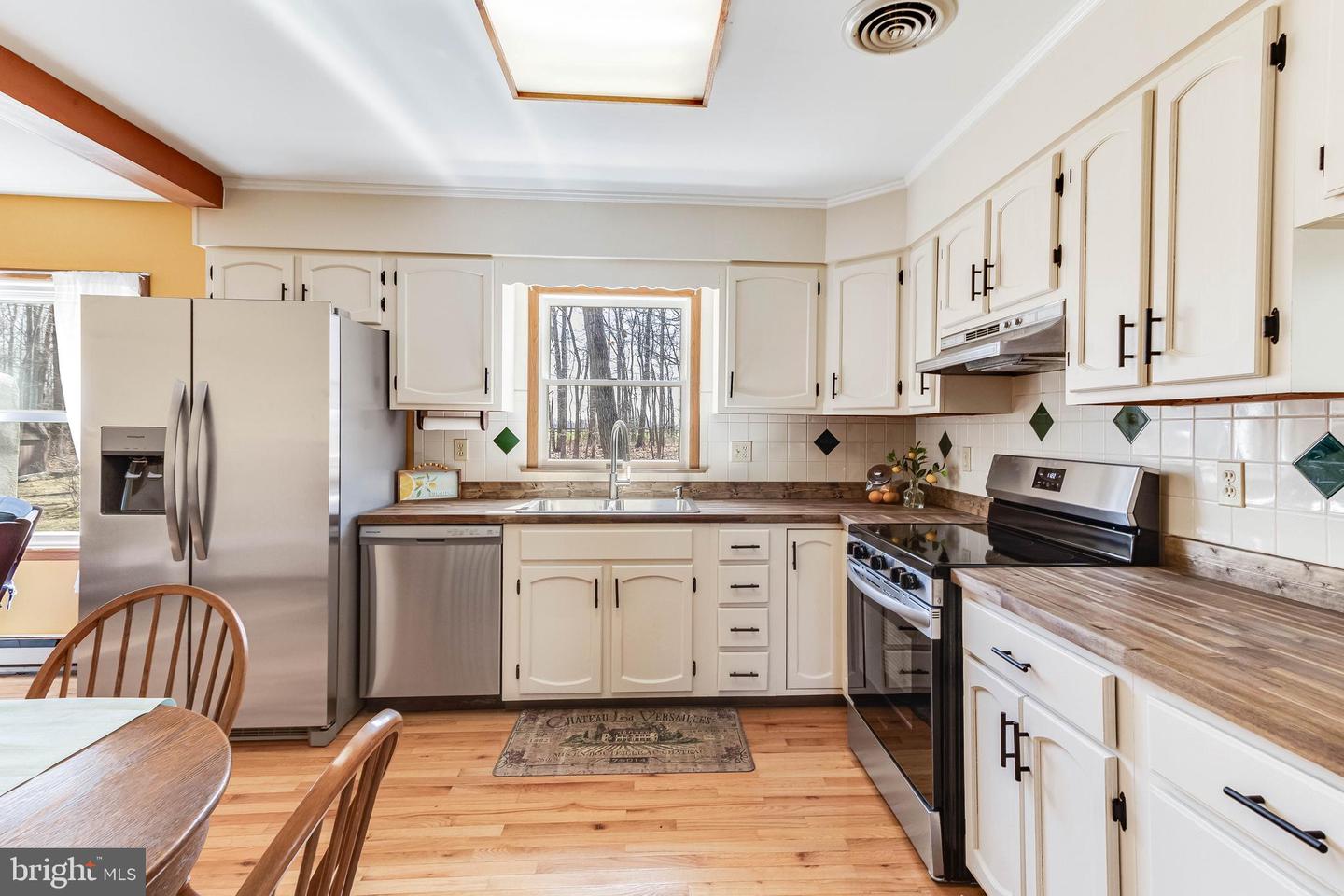 1966 Vandyke Greenspring Rd Property Photo 10