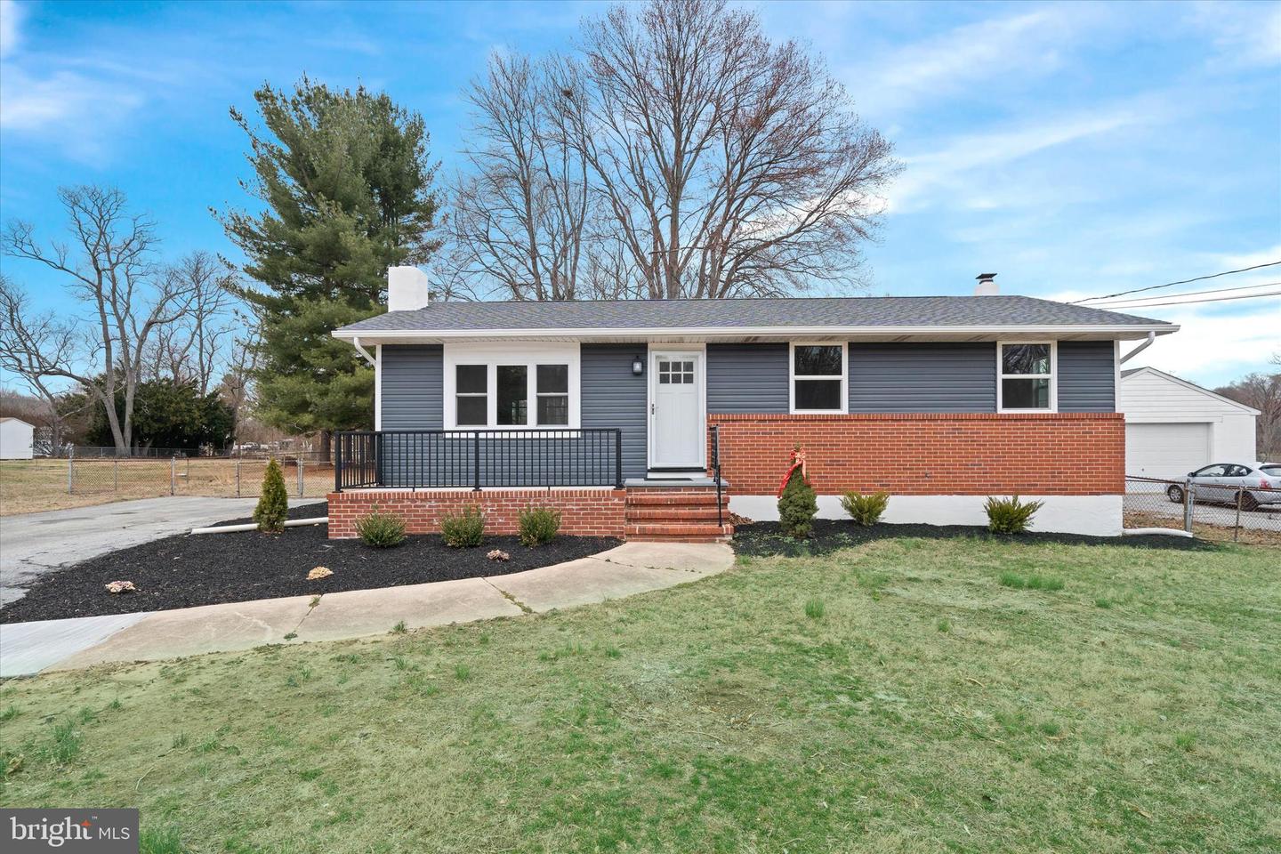 223 Edgewood Dr Property Photo