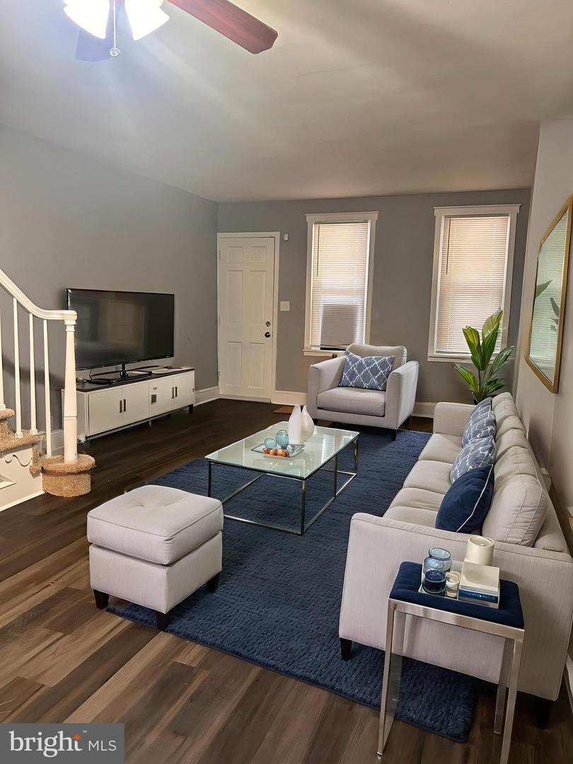 1215 MAPLE ST Property Photo 1